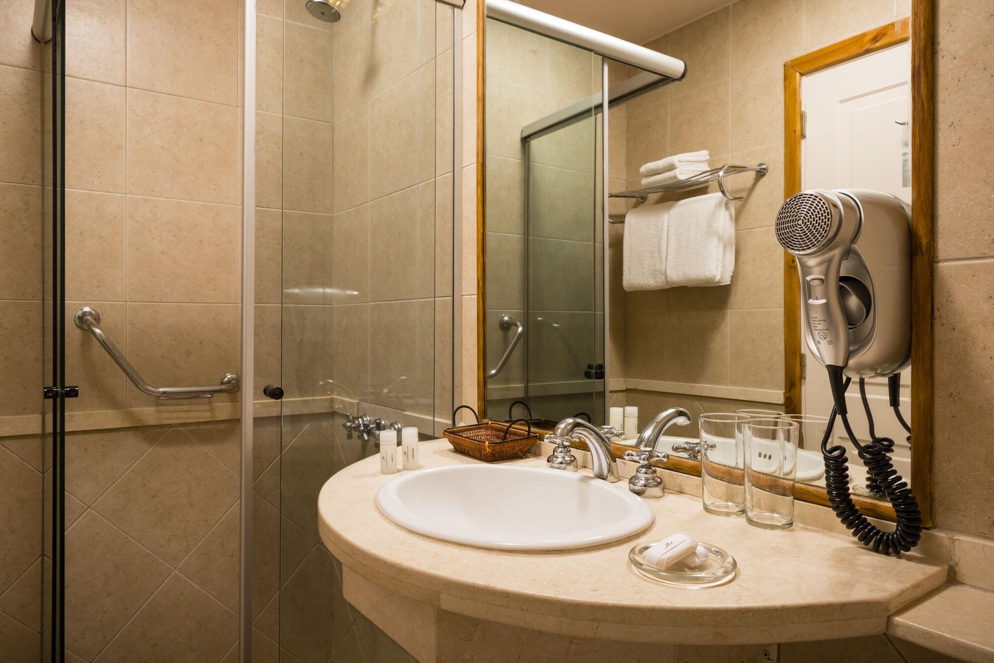 Sol Arrayan & 4* Villa La Angostura