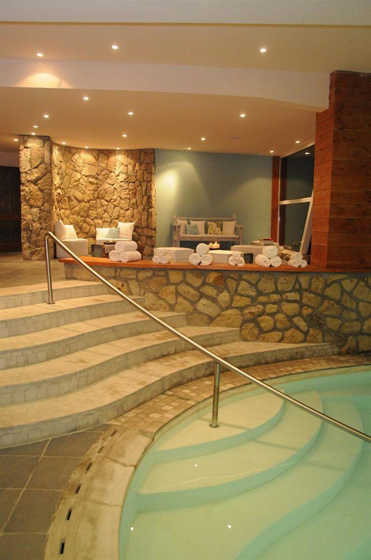 Sol Arrayan & Hotel Villa La Angostura